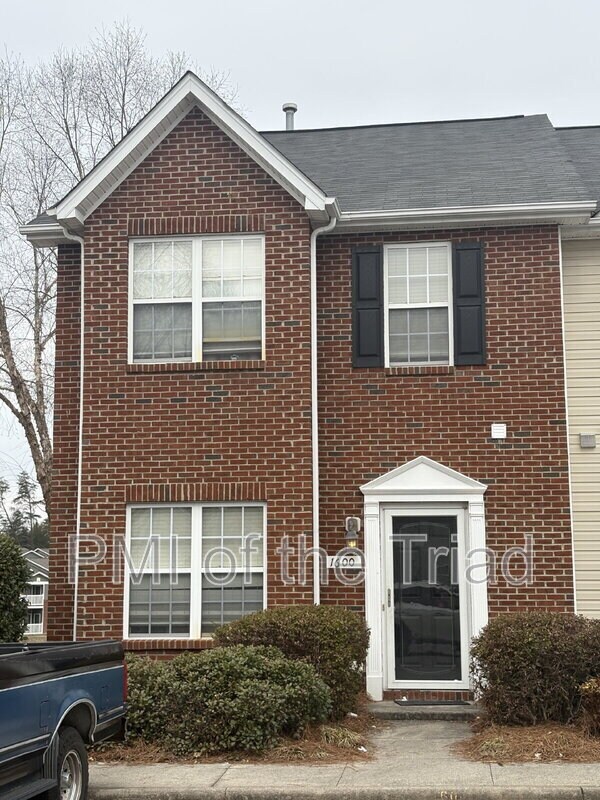 Primary Photo - 1600 Olivers Crossing Cir
