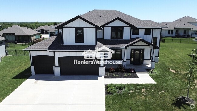 Building Photo - 4709 NE Freehold Dr