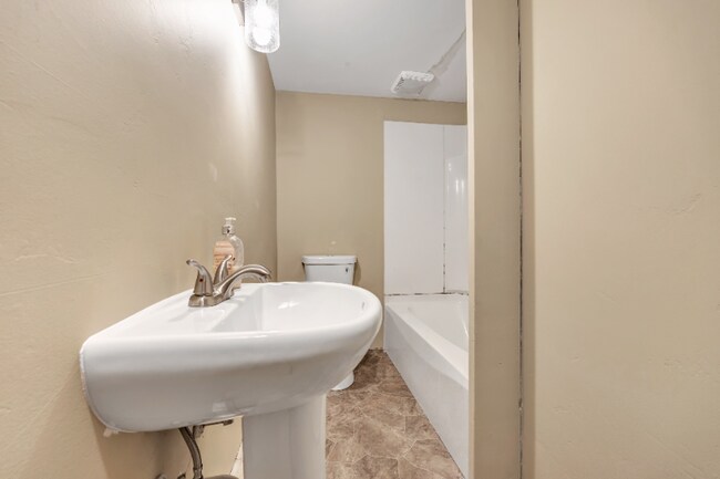 Foto del edificio - 105 N Metonga Ave