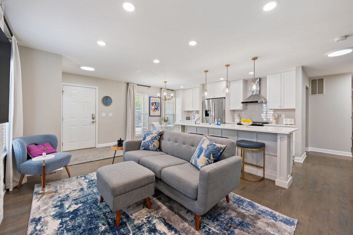Foto principal - 22051 W Taylor Rd