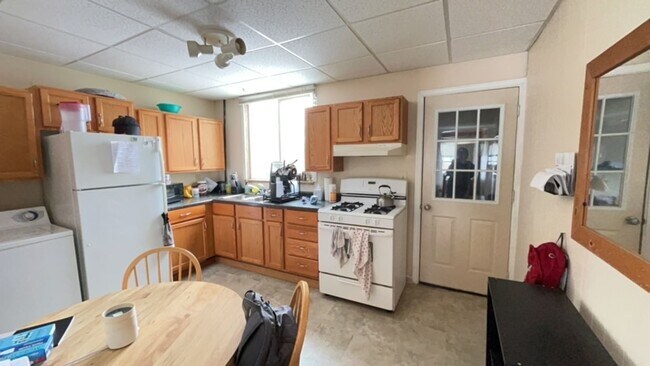 Building Photo - Two Bedroom Town Home in Morgan Park!