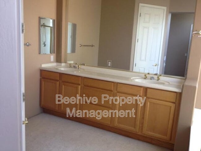 Foto del edificio - 1242 D St