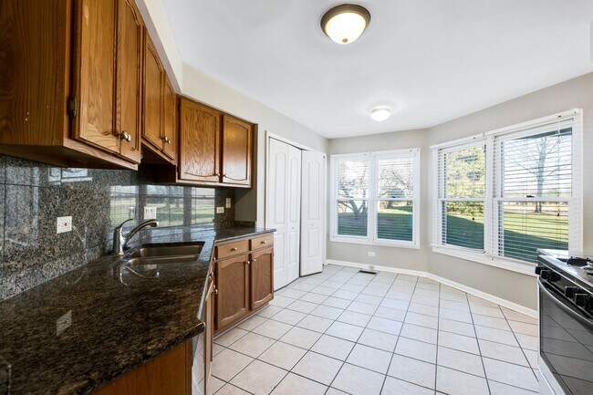 Building Photo - 316 Satinwood Terrace
