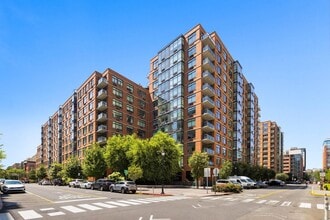 Building Photo - 1400 Hudson St