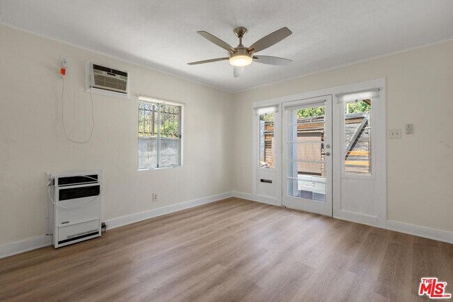 Foto del edificio - 2370 Silver Lake Blvd