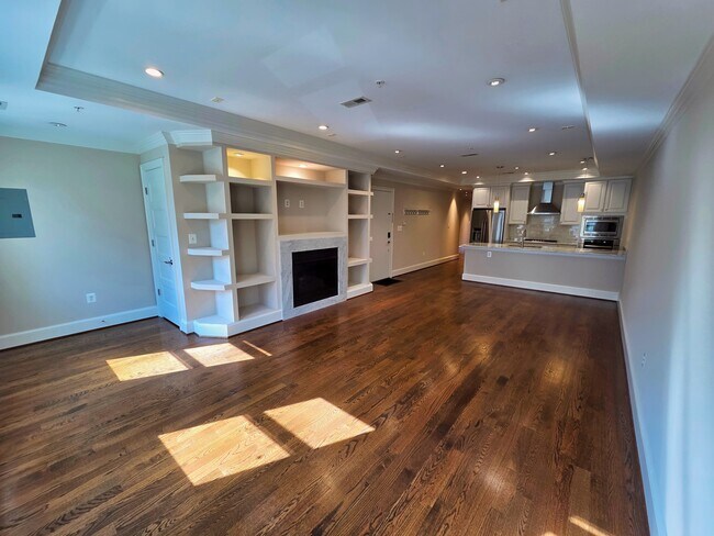 Foto del edificio - 2446 Ontario Rd NW