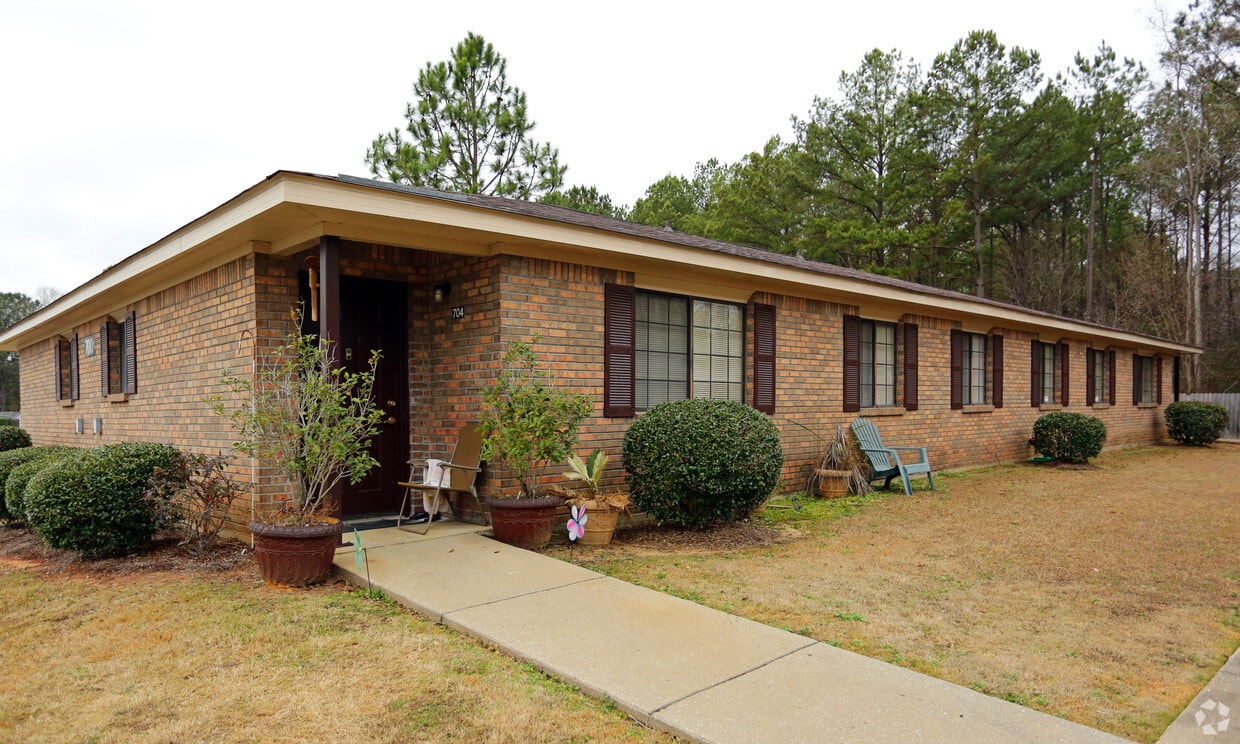 Primary Photo - Valley Village Apartments