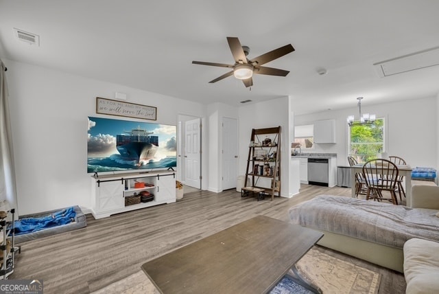 Foto del edificio - 140 Rustwood Dr