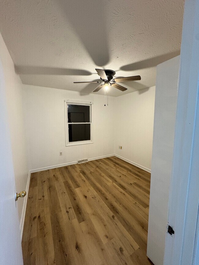 Foto del edificio - 304 S Keeneland Dr