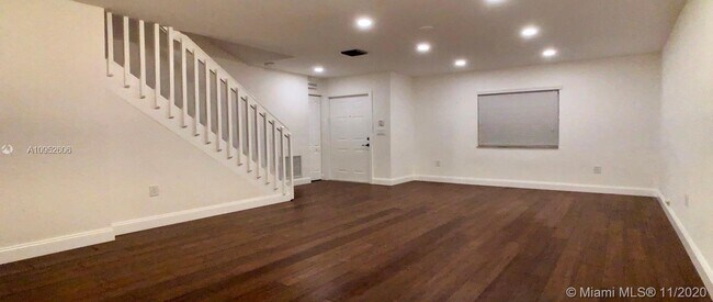 Foto del edificio - 8795 SW 214th Terrace