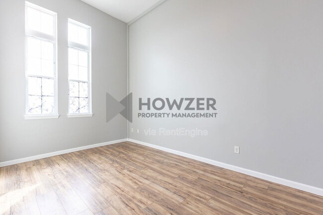 Building Photo - 361 Main St