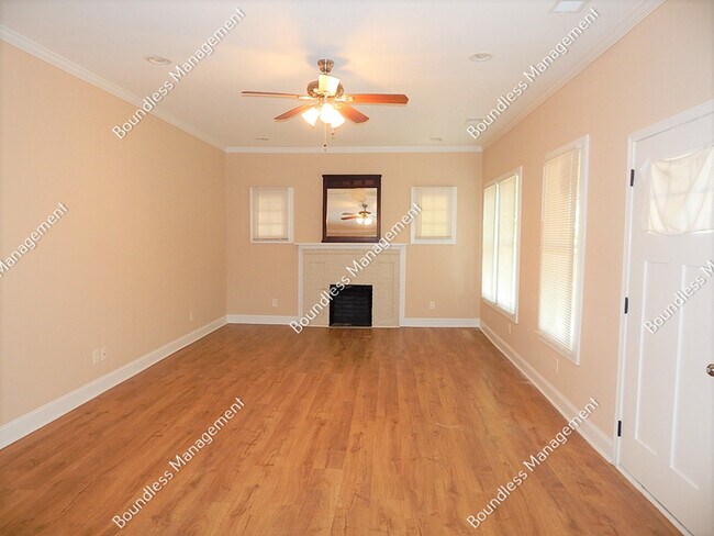 Photo - 1420 Lakewood Ave SE House