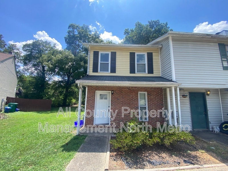 Primary Photo - 1587 Springleaf Point SE