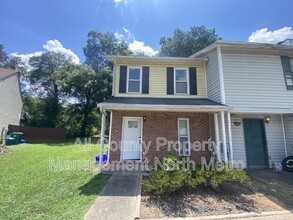 Building Photo - 1587 Springleaf Point SE