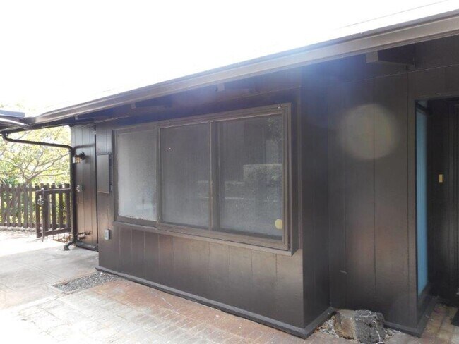 Building Photo - L682 (FHB)