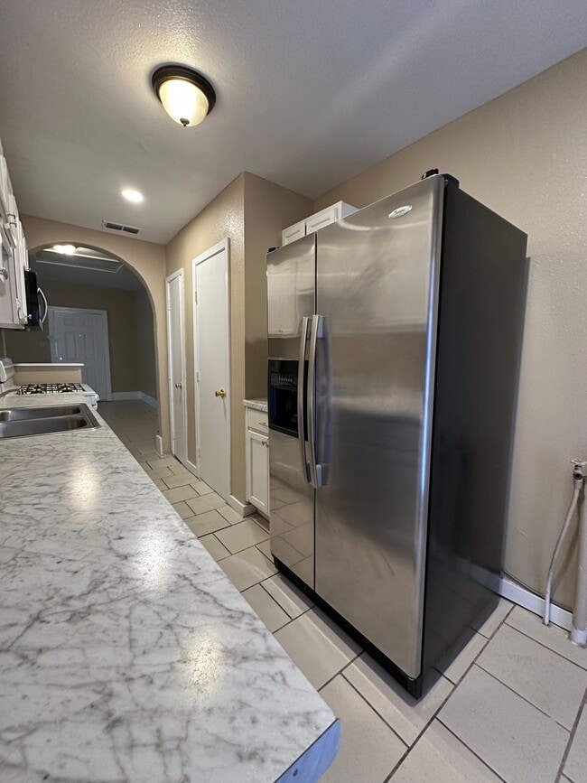 Building Photo - 722-726 S. Kennedy Ave.