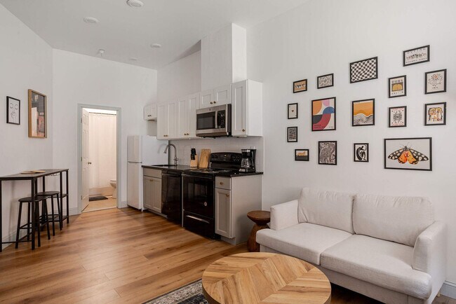 Foto del edificio - 1384 Ridge Ave