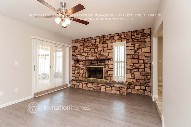 Building Photo - 4907 S Park Dr