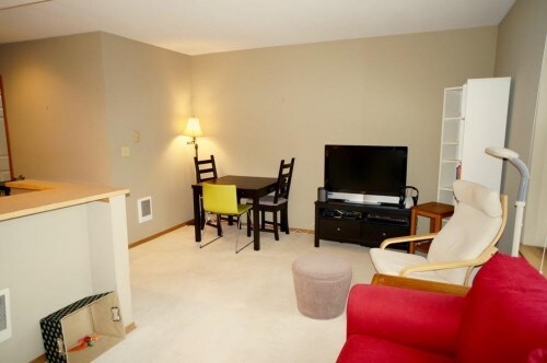 Building Photo - Lakeview North Condominiums - 1 bedroom