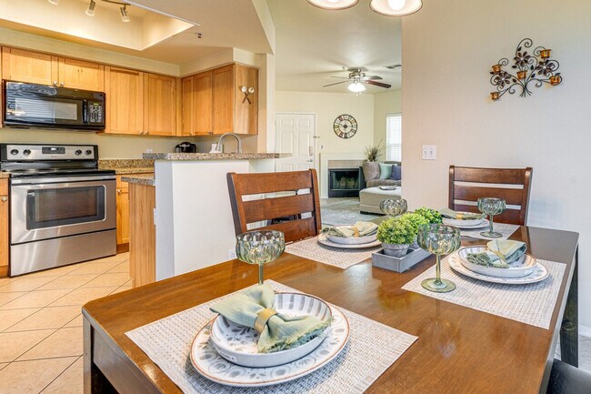 Foto del edificio - 9450 E Becker Ln