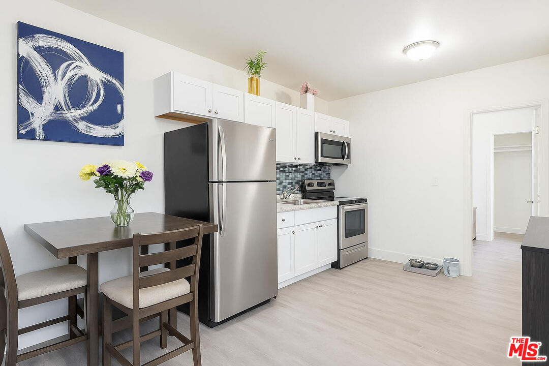 Foto principal - 356 W 90th St