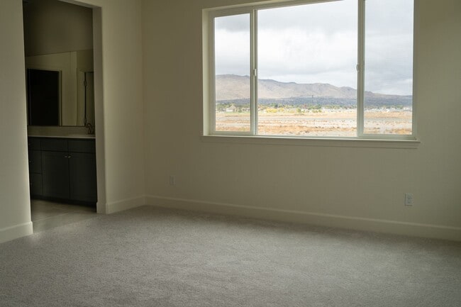 Building Photo - New 3-bed 2.5 bath home in Wingfield Sprin...