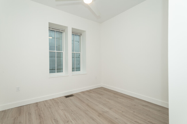 Building Photo - 1400 Tremont St