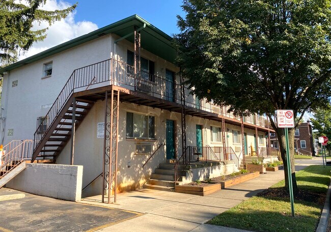Building Photo - 204 S Souder Ave