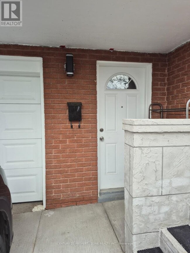 Building Photo - 32 Petunias Rd
