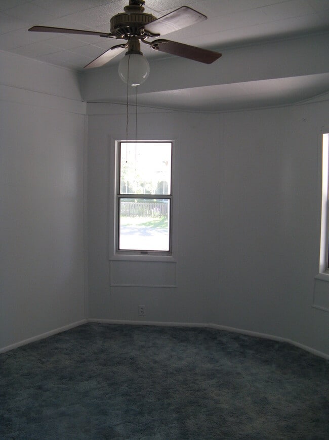 Building Photo - Rental in downtown Sopchoppy