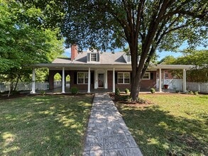 Building Photo - 3479 Overbrook Dr