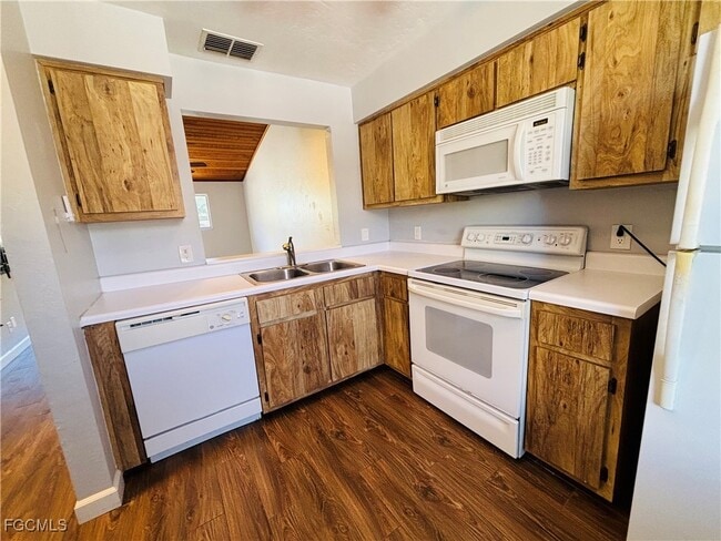 Building Photo - 9303 Lennex Ln