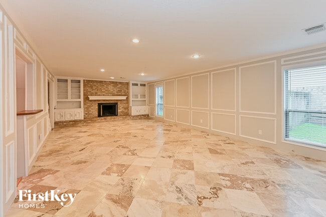 Building Photo - 12923 Marron Dr