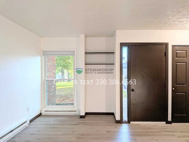 Building Photo - 235 Engadine Ct