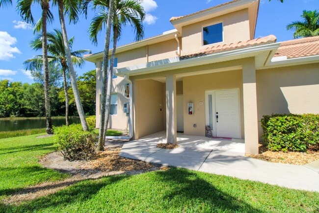 Building Photo - ***ANNUAL RENTAL***3 BEDS/2 BATHS***ATTACHED GARAGE***NOW AVAILABLE***BRIARWOOD***