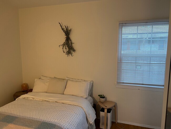 Foto del edificio - 4226 Gentry Ave