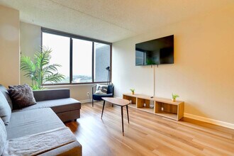 Building Photo - 401 12th St S