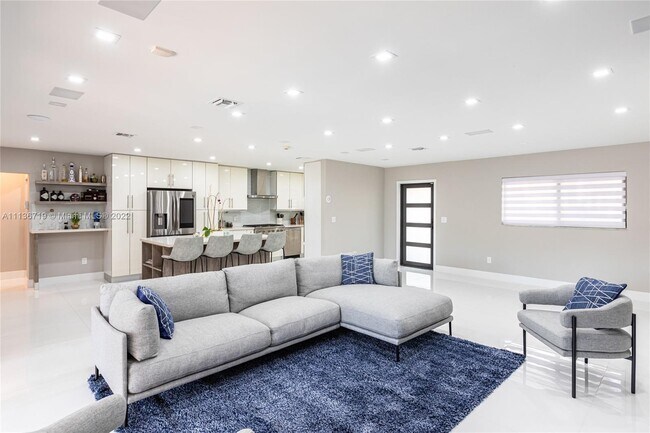 Foto del edificio - 1200 NE 91st Ter