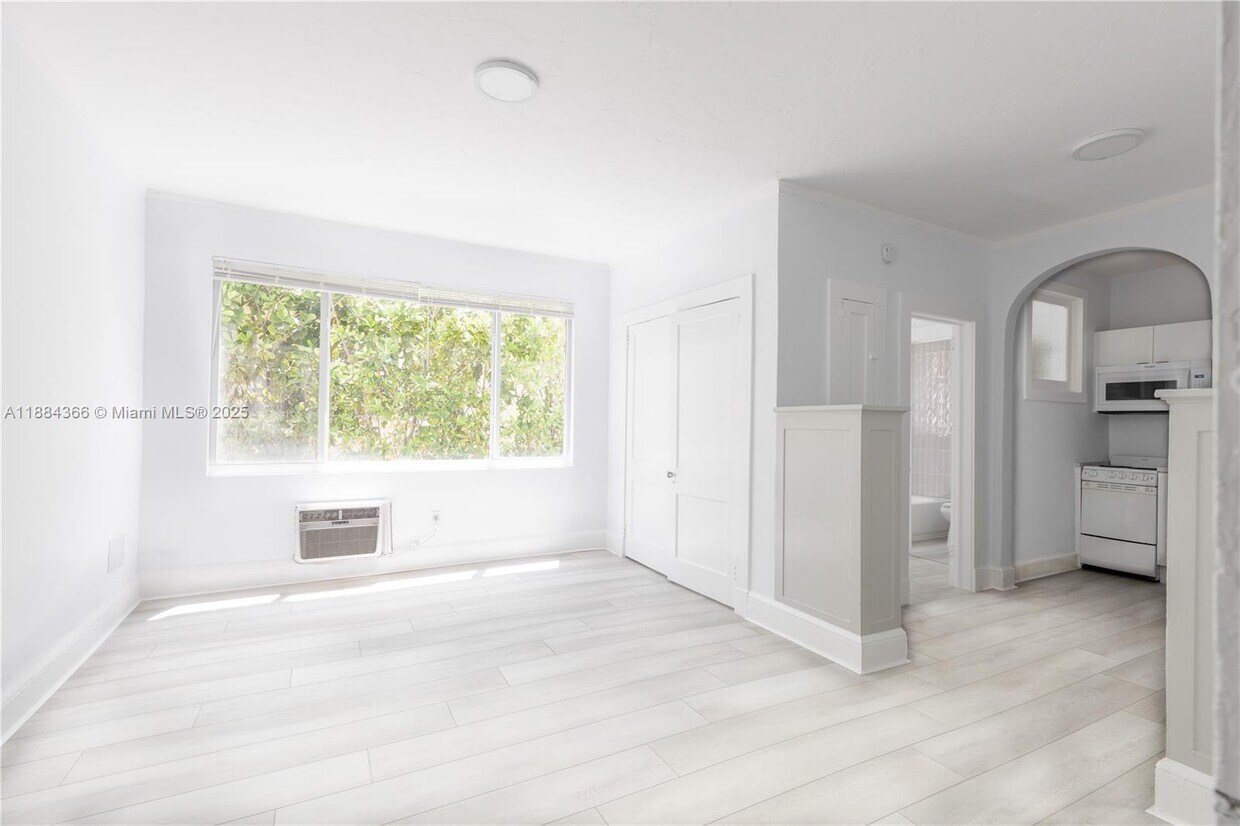 Foto principal - 1610 Salzedo St