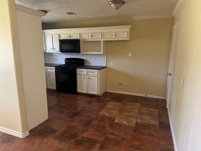 Foto del edificio - 6830 Langdon Ln