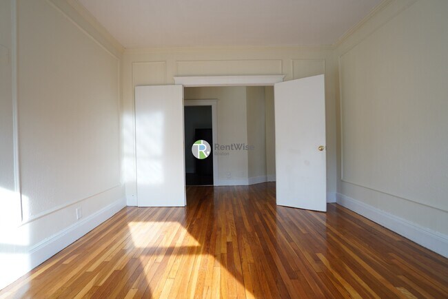 Building Photo - 8 Vinal St