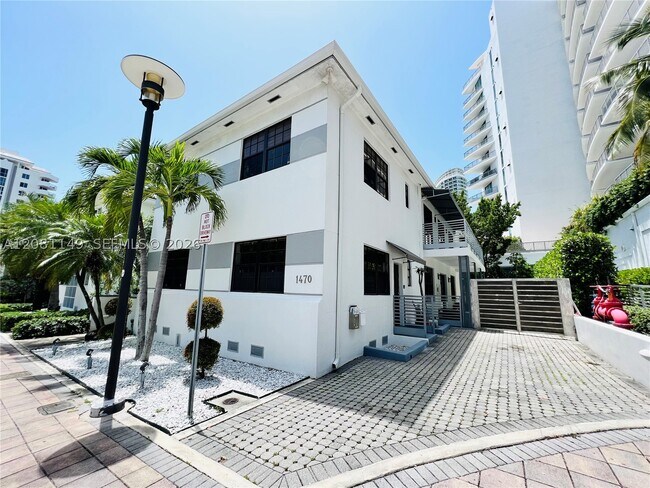 Foto del edificio - 1470 Lincoln Terrace