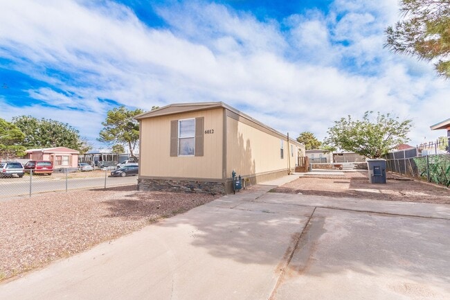 Building Photo - Incredible 3 bedroom, 1 1/2 bath mobile ho...