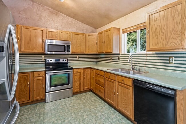 Building Photo - Single Family Home in Silt for Rent