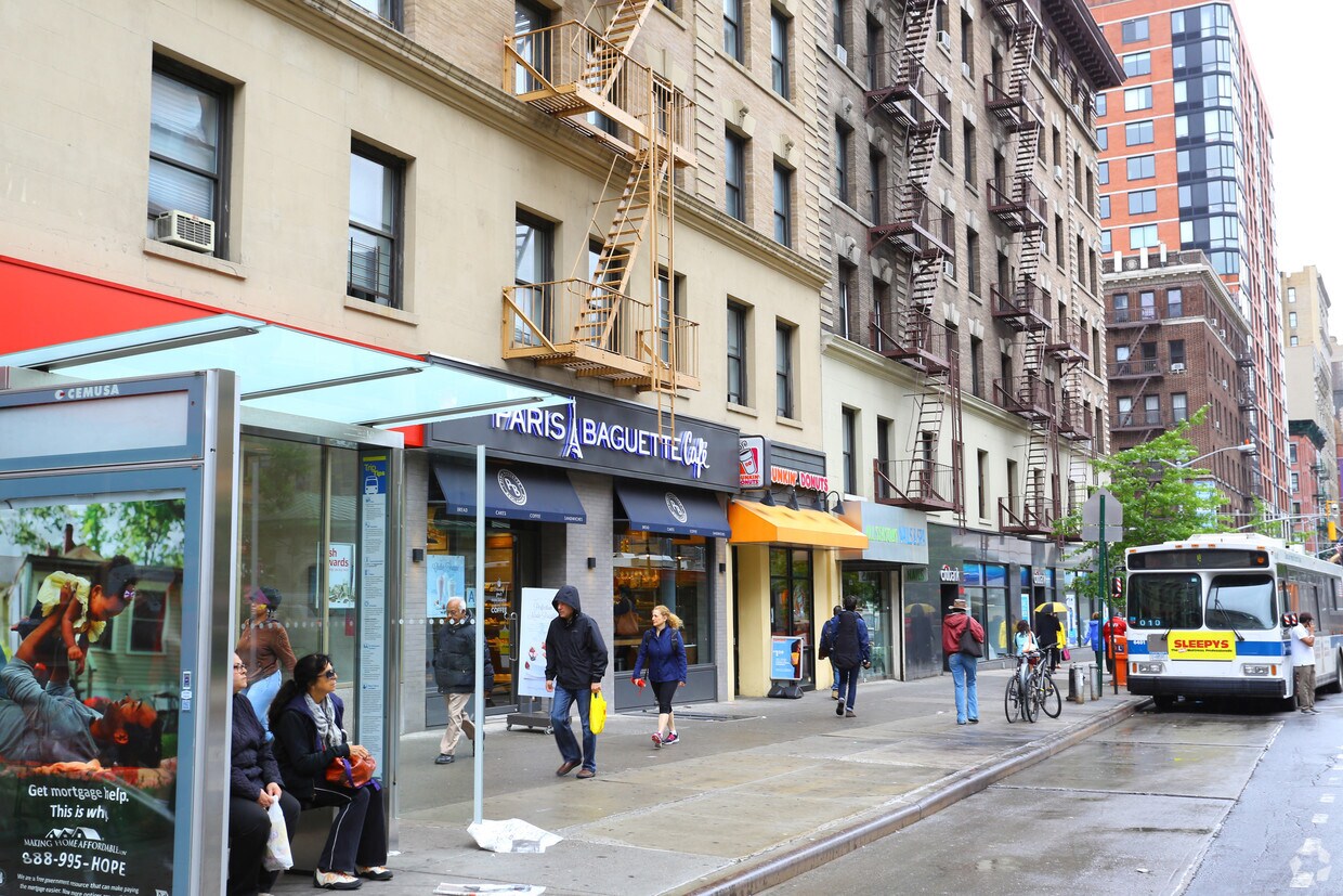 Building Photo - 230 W 97th St