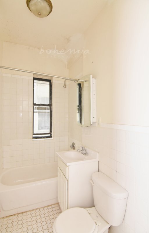 Building Photo - 367 Edgecombe Ave