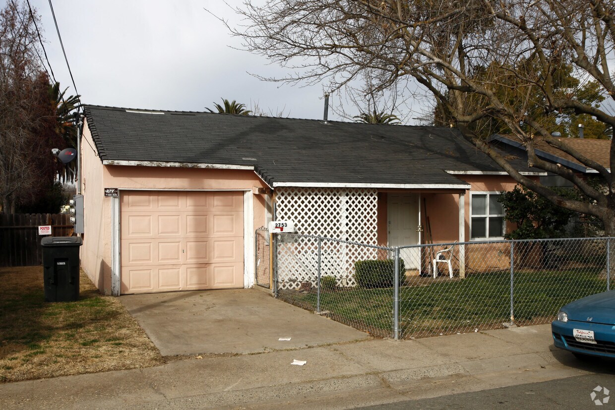 Building Photo - 2754 Del Paso Blvd