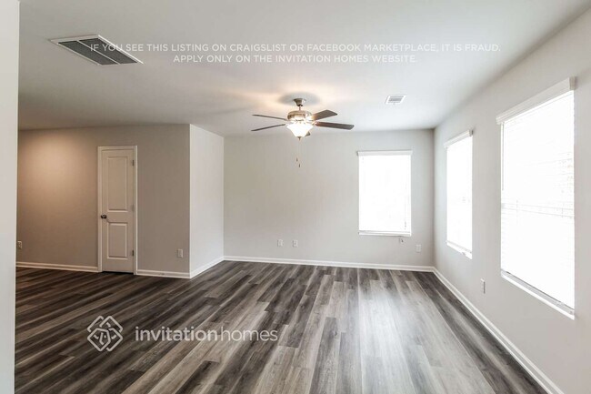 Foto del edificio - 729 ASHBY Ct