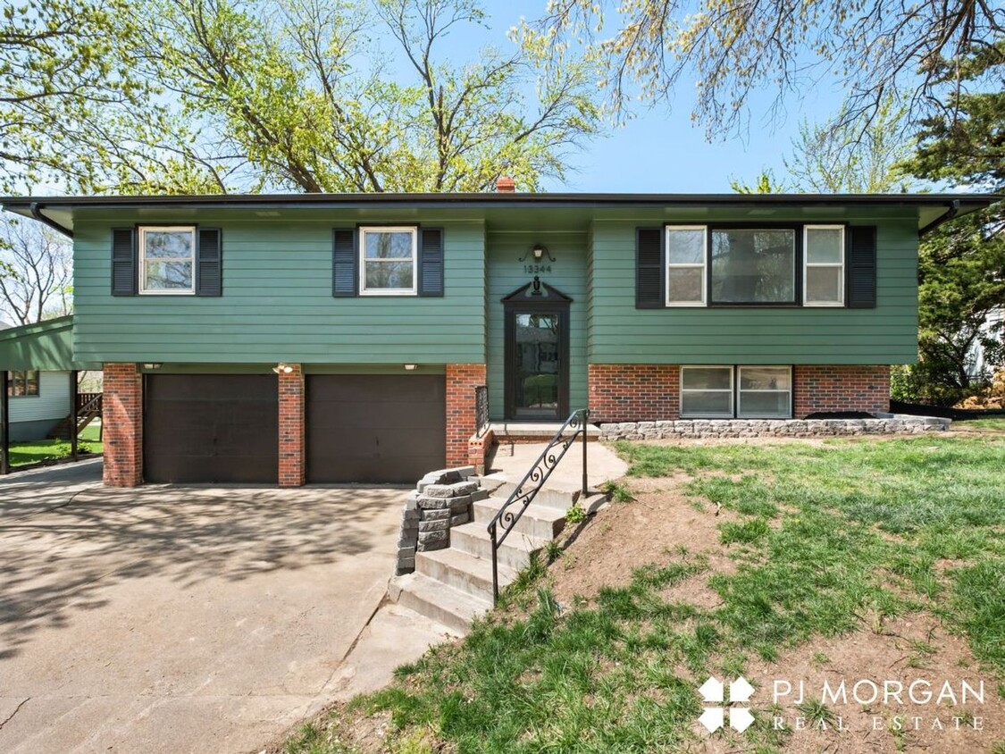 Foto principal - 5 Bedroom, 3 Bathroom - Newly Updated
