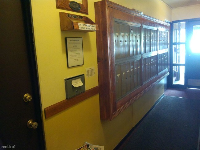 Foto del edificio - 1733 N Cambridge Ave